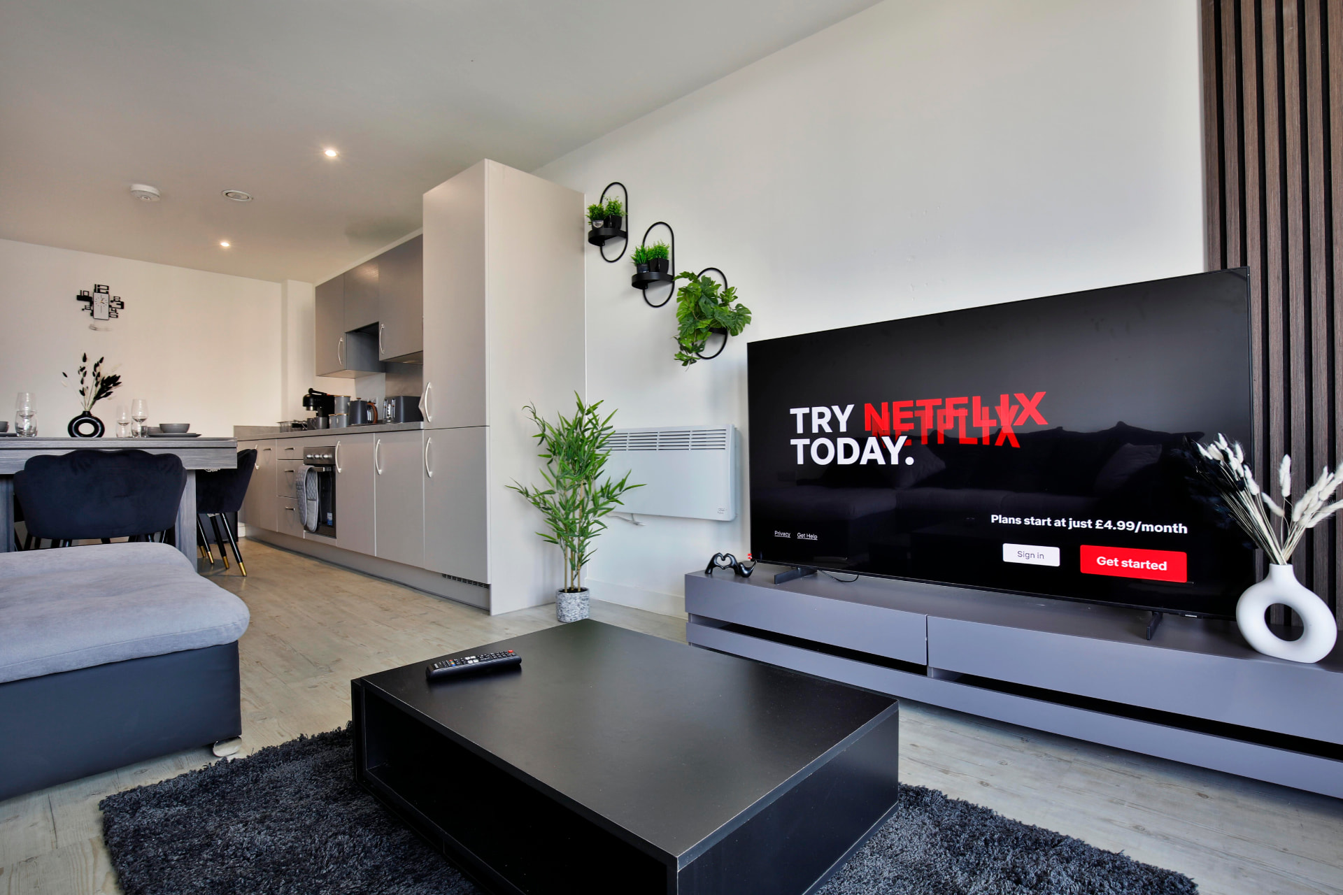 Quayside Apartment — Salford Quays, Greater Manchester